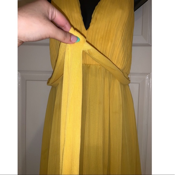 Alice & Olivia ‼️ SALE‼️ yellow halter dress - Picture 4 of 10